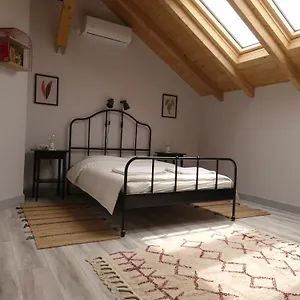 Cozy Attic Studio Bucureşti