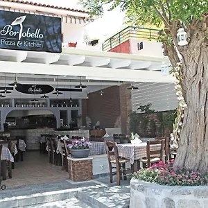 Center House Κασσάνδρα